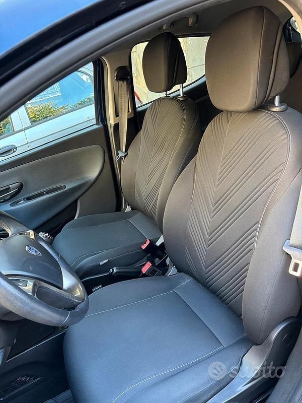 Usata Lancia Ypsilon 69 CV (50 kW) 2021 Utilitaria