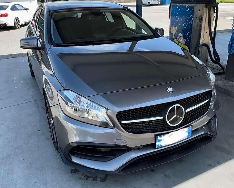 Usata Mercedes A180 109 CV (80 kW) 2015 Grigio Berlina