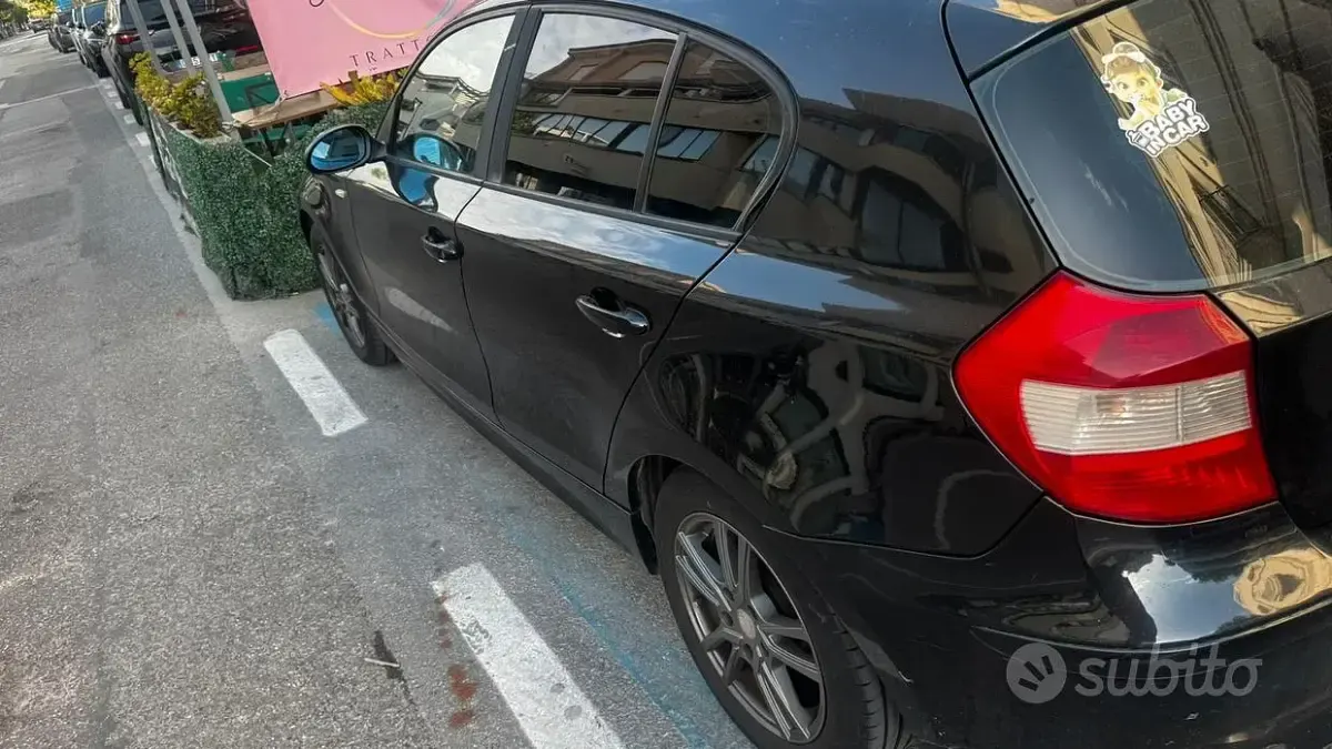 Usata BMW 118 143 CV (105 kW) 2006 Nero Utilitaria