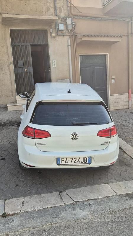 Usata VW Golf VII 115 CV (84 kW) 2015 Bianco Utilitaria