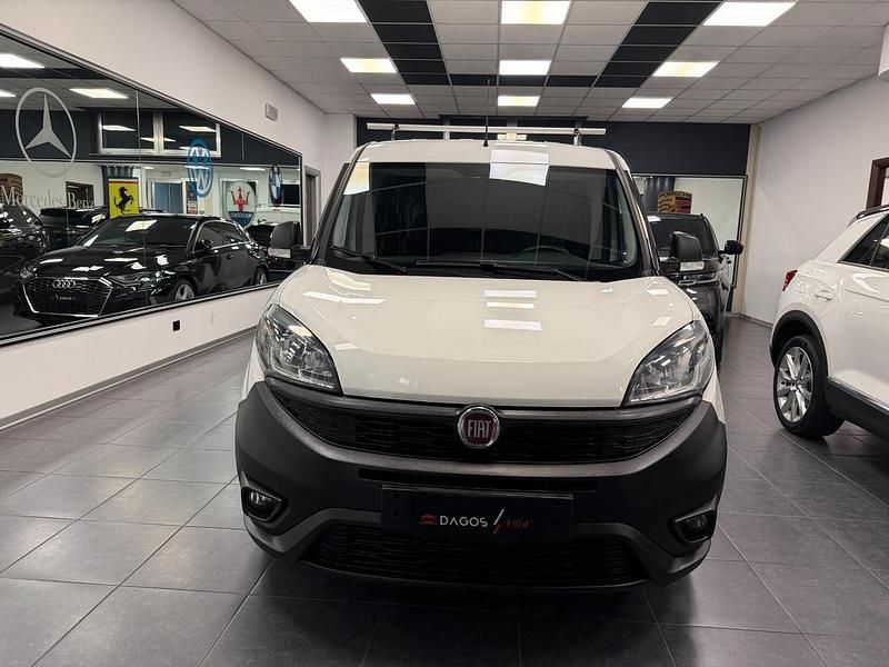 Usata Fiat Doblò Business 95 CV (69 kW) 2021 Bianco Monovolume