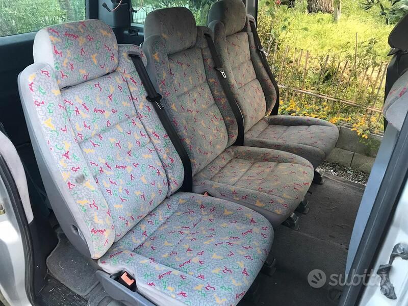 Usata Mercedes Vito 98 CV (72 kW) 1998 Grigio Furgone