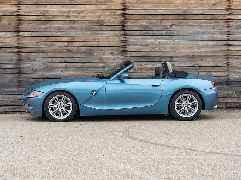 Begagnad BMW Z4 Efficient Dynamics 231 HK (169 kW) 2003 Blå Cab