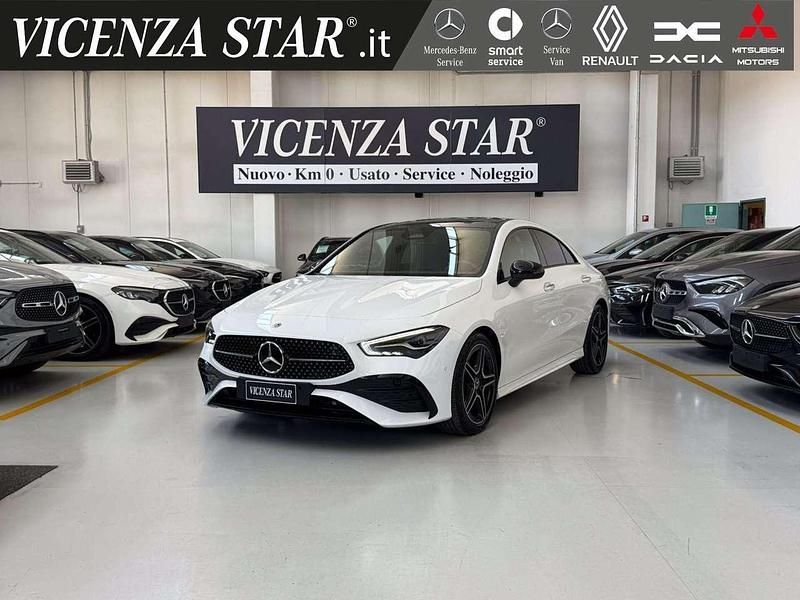 Bianco polare Usata 2024 Mercedes CLA200 Premium Coupé | 37.900 € (Buon prezzo) - Immagine 1/4