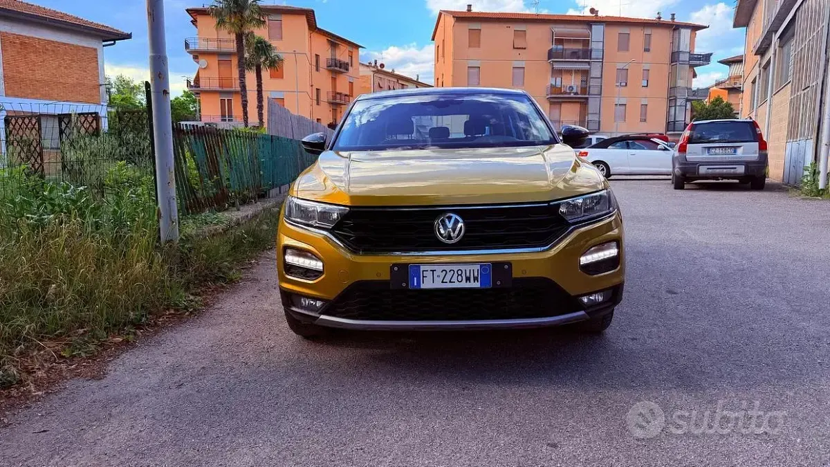 Usata VW T-Roc Advance 116 CV (85 kW) 2019 Giallo SUV