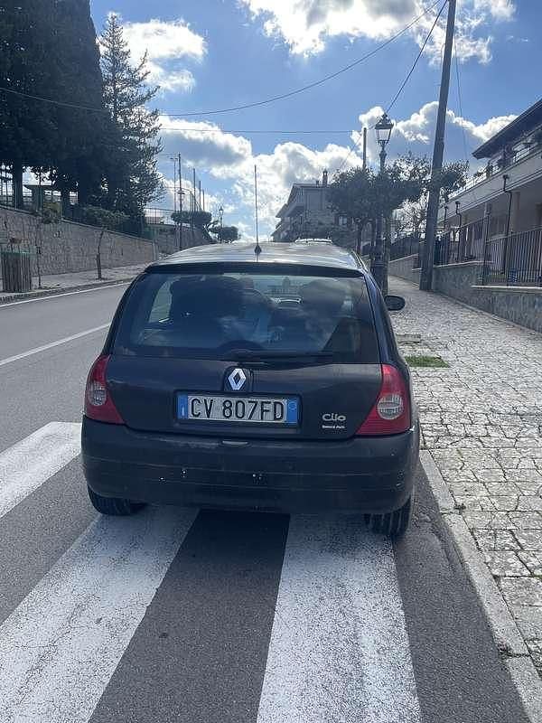 Usata Renault Clio II 82 CV (60 kW) 2005 Berlina