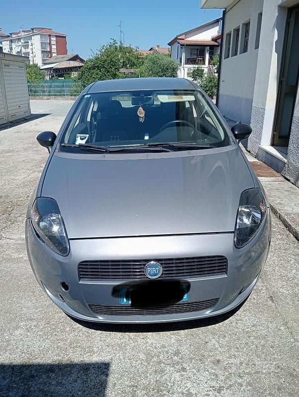 Occasion Fiat Grande Punto 131 ch (96 kW) 2007 Gris Citadine