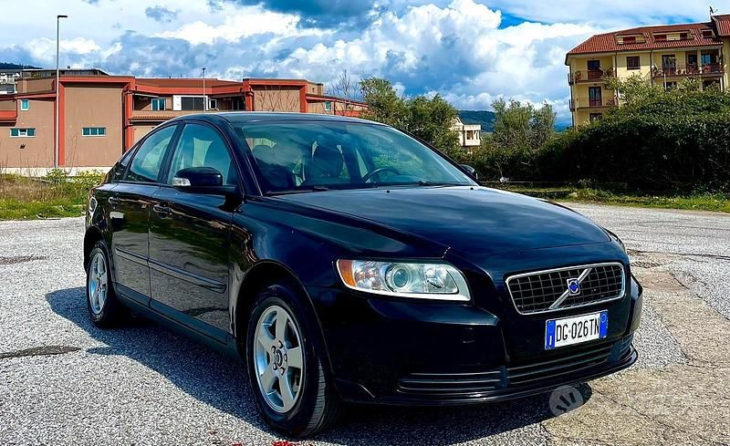 Usata Volvo S40 Kinetic 109 CV (80 kW) 2007 Nero Berlina