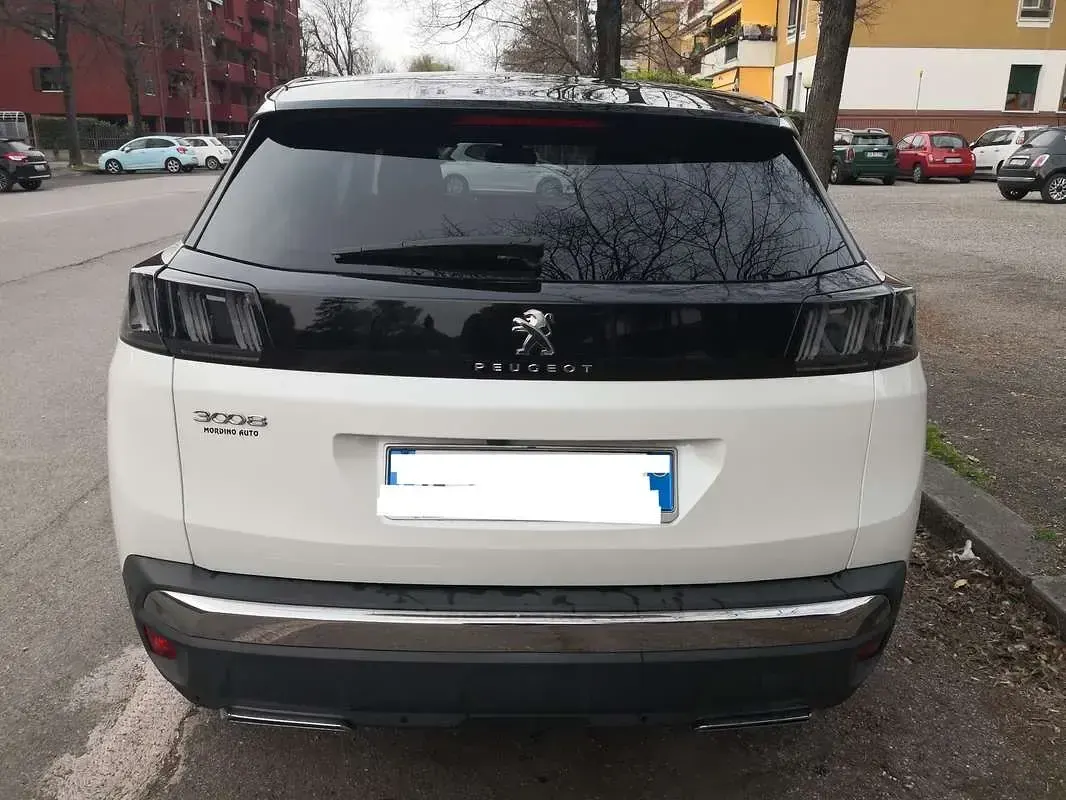 Usata Peugeot 3008 Allure 131 CV (96 kW) 2022 SUV