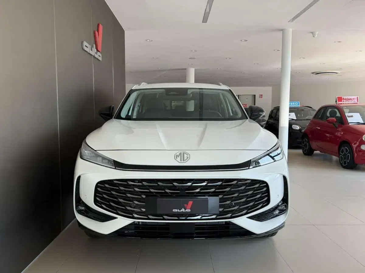 Nuova MG HS Luxury 143 CV (105 kW) 2026 Pearl white SUV