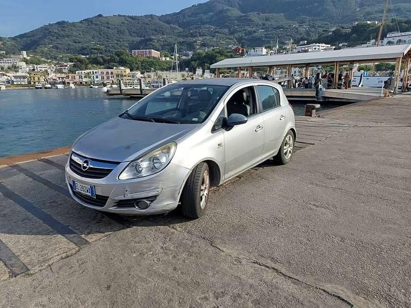 Usata Opel Corsa Edition 95 CV (69 kW) 2010 Berlina