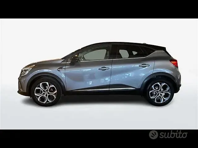 Usata Renault Captur Intens 101 CV (74 kW) 2023 Grigio SUV