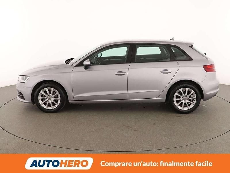 Usado Audi A3 Attraction 110 CV (80 kW) 2016 Plateado Berlina