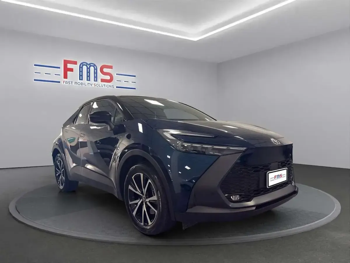 Usata Toyota C-HR Trend 223 CV (164 kW) 2024 Dark teal mica & black SUV