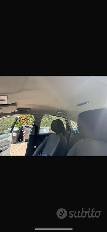 Grigio Usata 2008 Ford Focus Station wagon | 1500 € (Ottimo prezzo) - Immagine 1/4