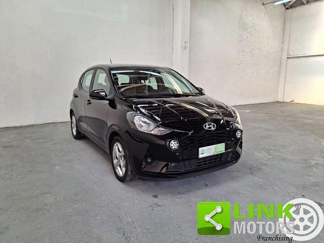 Nero Usata 2023 Hyundai i10 Due volumi | 12.000 € (Buon prezzo) - Immagine 1/4