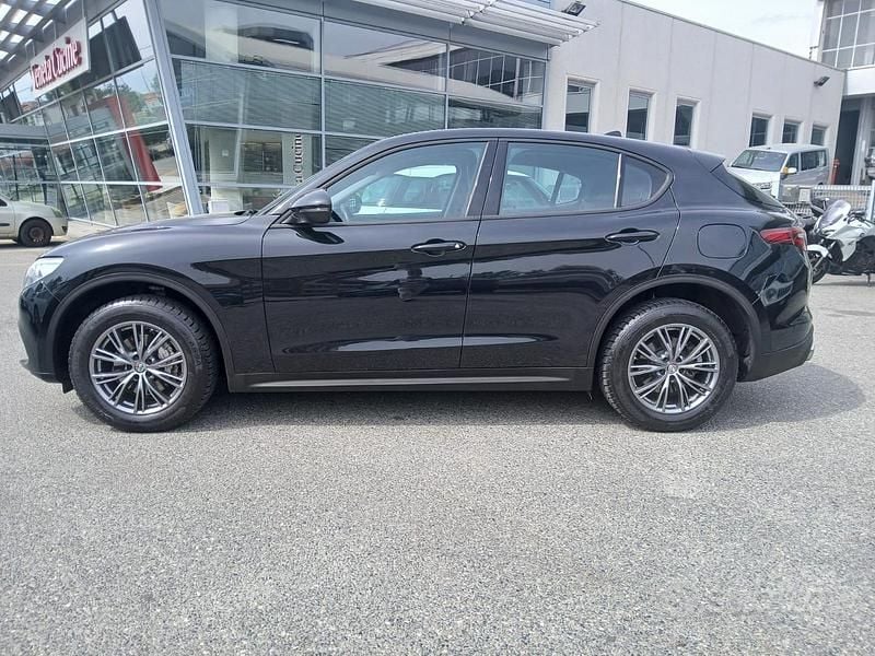 Usata Alfa Romeo Stelvio Executive 200 CV (147 kW) 2017 Nero SUV