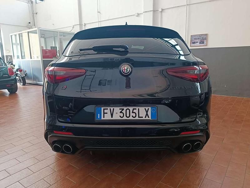 Usata Alfa Romeo Stelvio Quadrifoglio 510 CV (375 kW) 2019 Nero vulcano SUV
