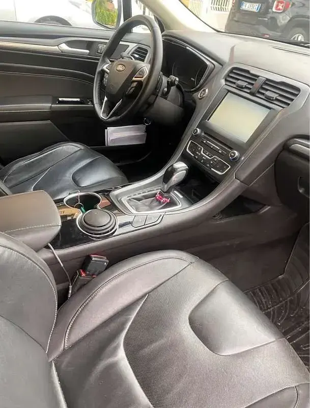 Usata Ford Mondeo Titanium 179 CV (131 kW) 2015 Bianco Berlina