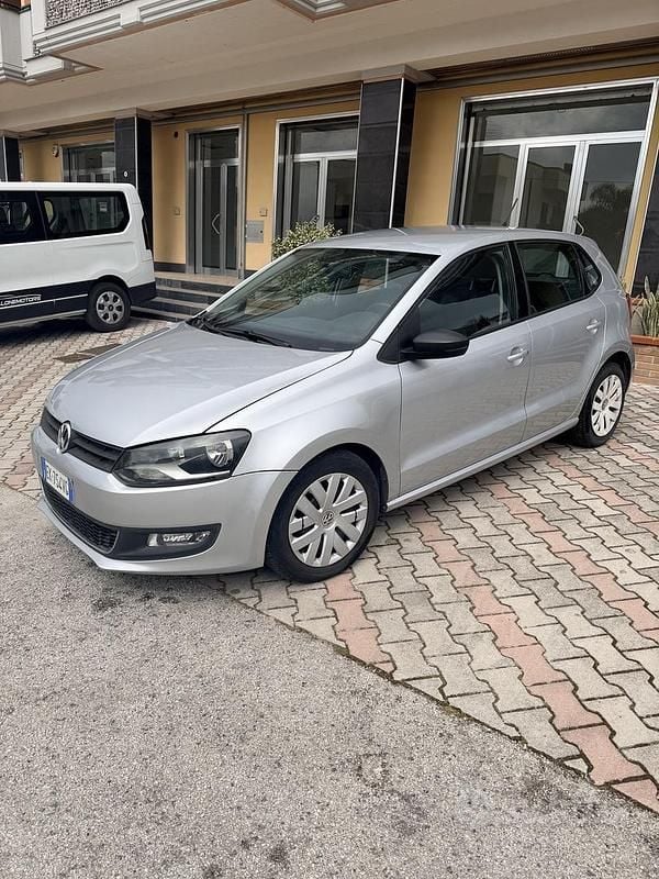 Usata VW Polo 75 CV (55 kW) 2011 Grigio Utilitaria