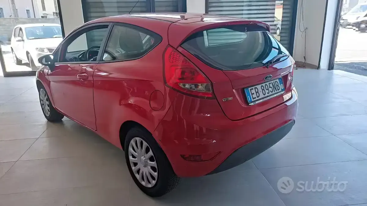 Usata Ford Fiesta 68 CV (50 kW) 2010 Rosso Berlina