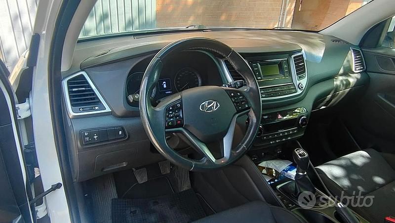 Usata Hyundai Tucson Comfort 116 CV (85 kW) 2016 Bianco SUV
