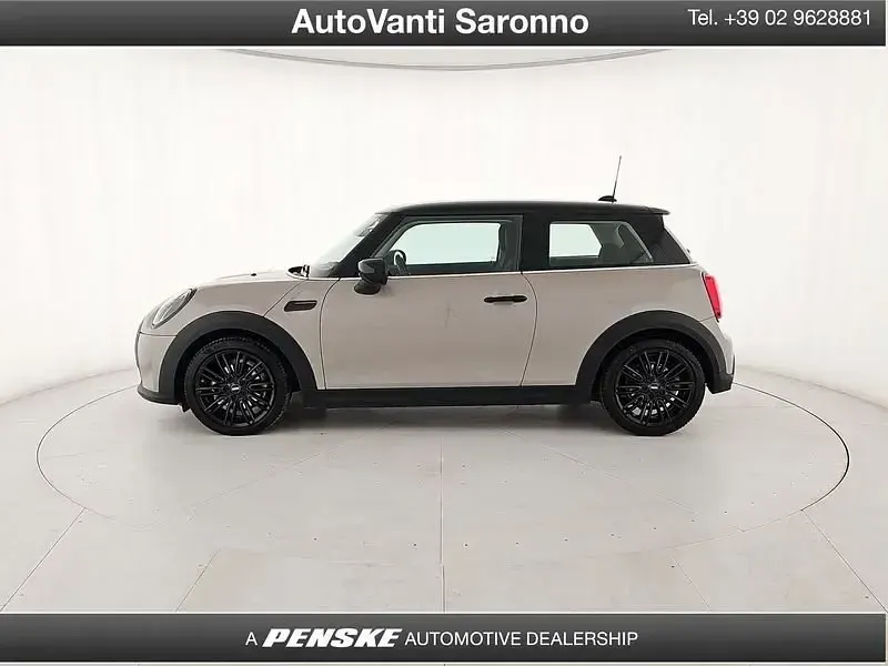 Usado Mini Cooper Classic 136 CV (100 kW) 2024 Gris Utilitario