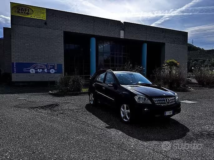 Usata Mercedes ML320 224 CV (164 kW) 2005 Nero SUV