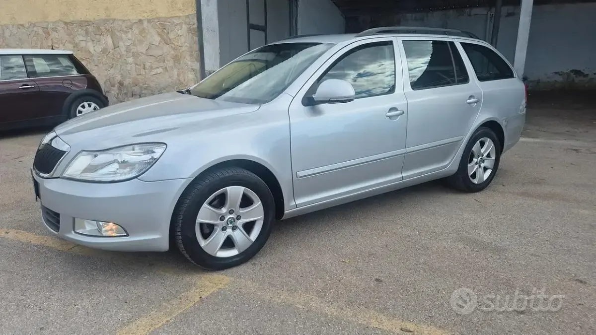 Usata Skoda Octavia Ambition 105 CV (77 kW) 2012 Grigio Station wagon