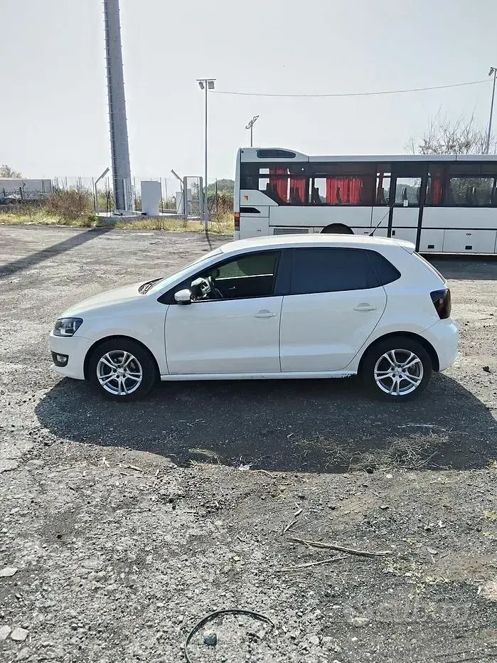 Usata VW Polo Comfortline 75 CV (55 kW) 2011 Bianco Utilitaria
