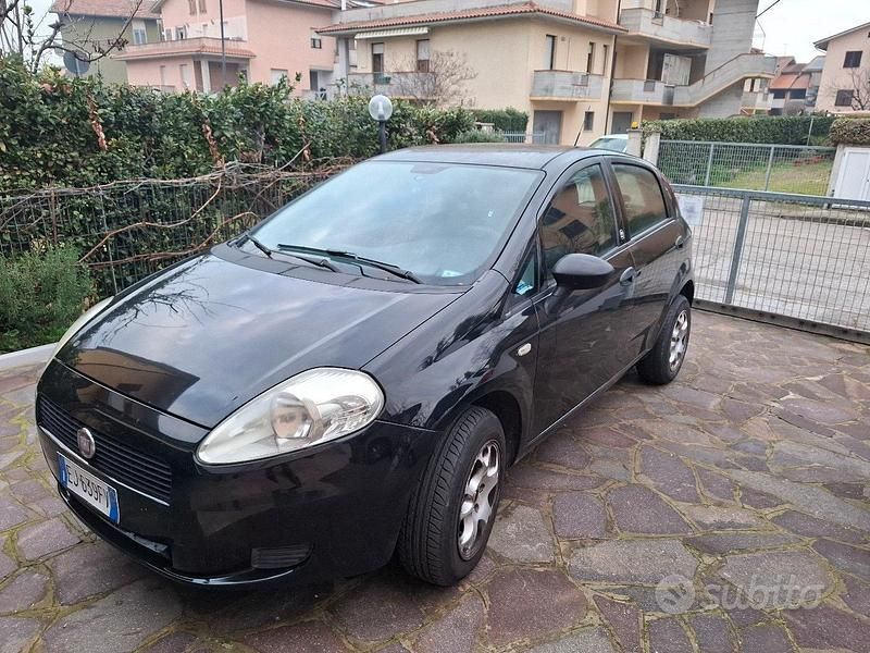 Usata Fiat Grande Punto 2011 Nero Utilitaria