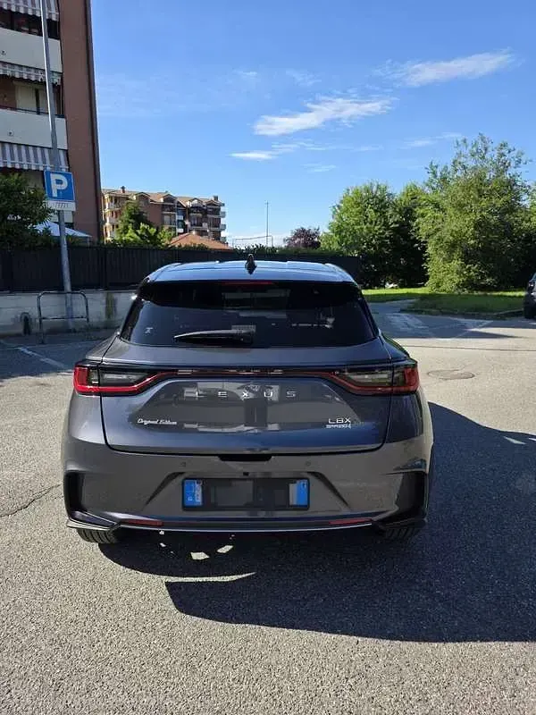 Usata Lexus LBX 91 CV (66 kW) 2024 SUV