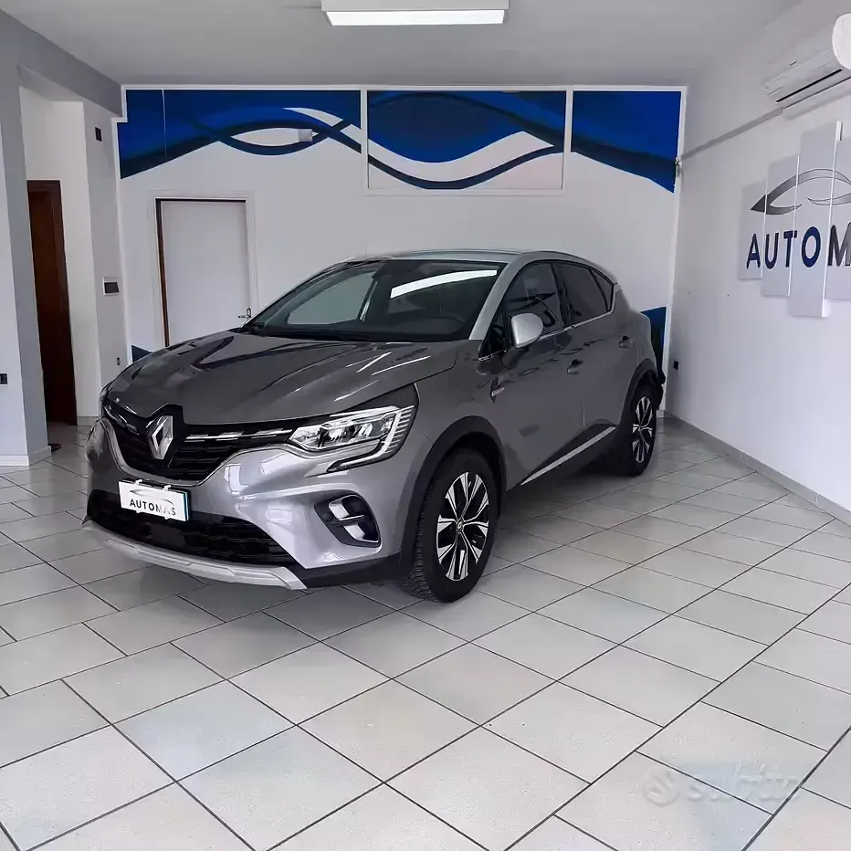 Usata Renault Captur 91 CV (66 kW) 2024 Grigio SUV