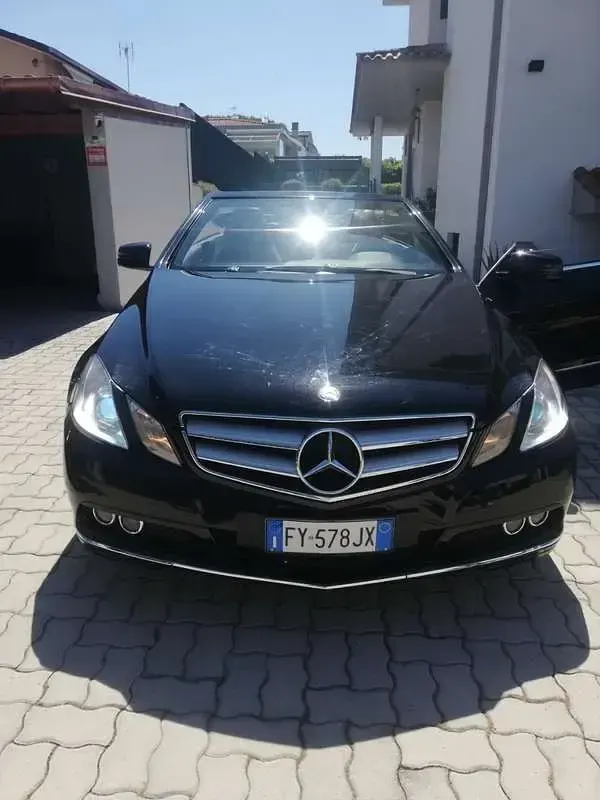Usata Mercedes E220 Avantgarde 170 CV (125 kW) 2011 Cabrio