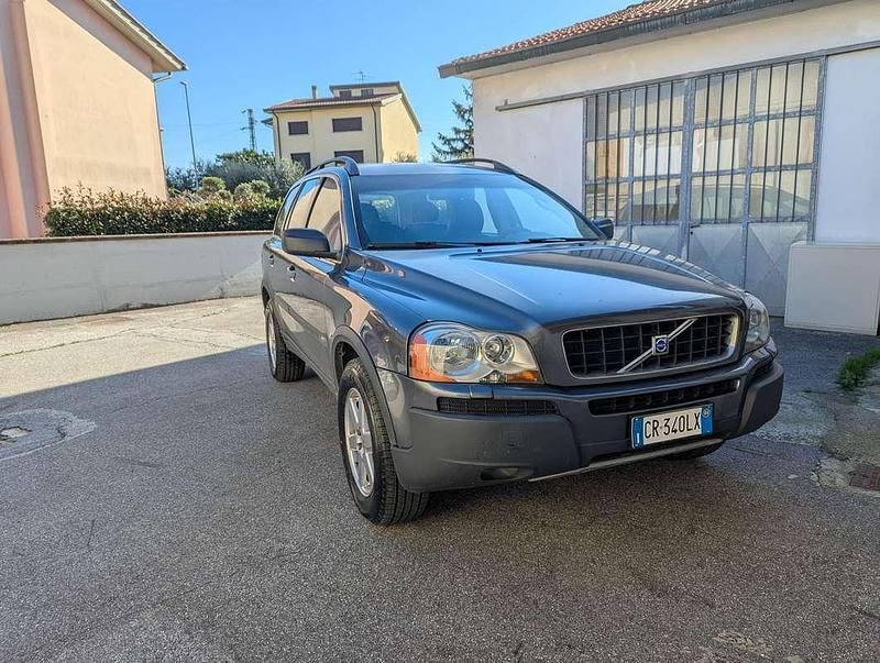 Grigio Usata 2004 Volvo XC90 Executive SUV | 4700 € (Buon prezzo) - Immagine 1/4