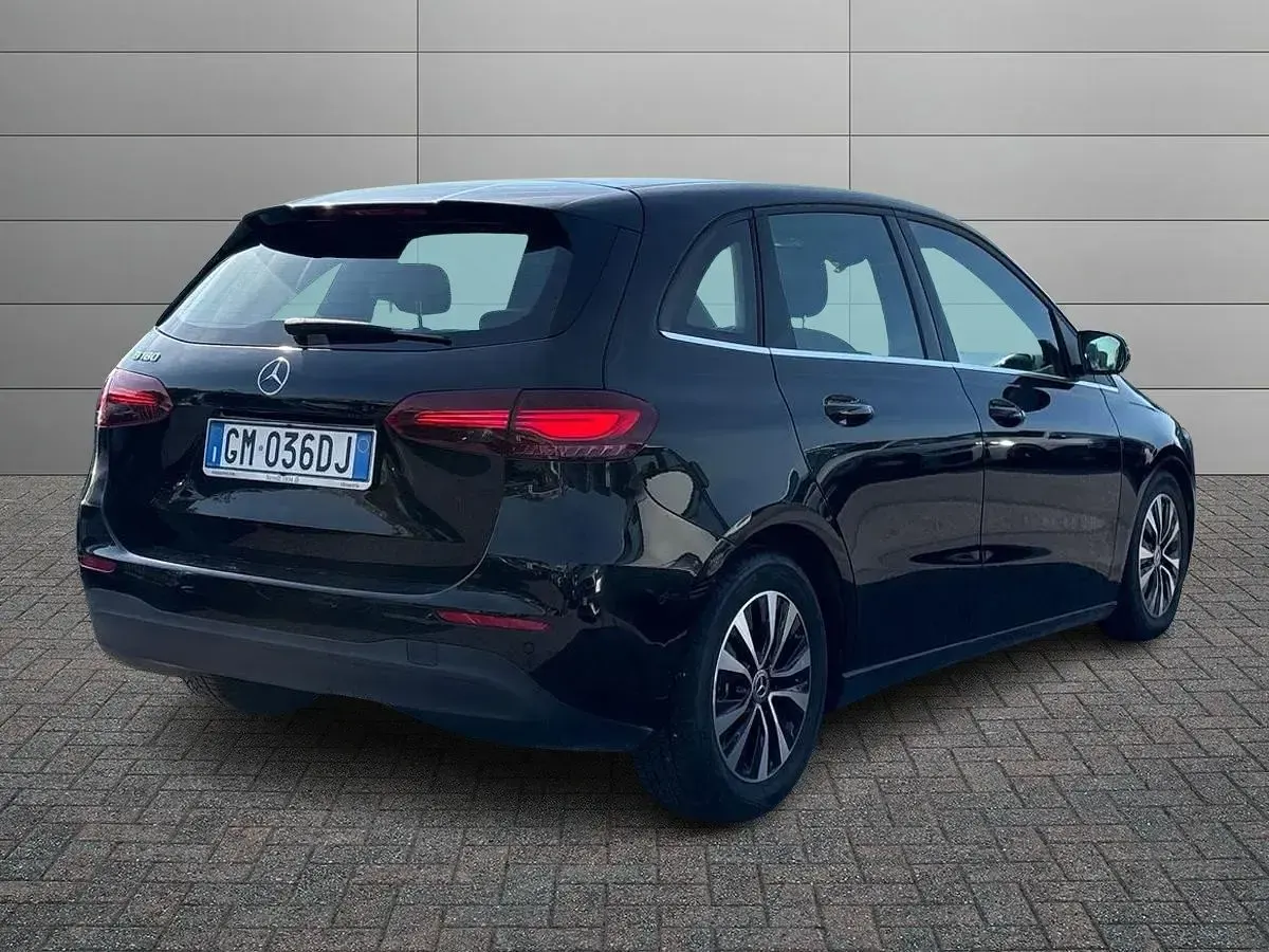 Usata Mercedes B180 Advanced 2023 Nero Utilitaria