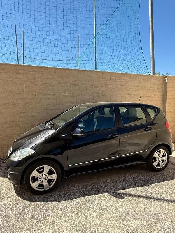 Usata Mercedes A180 Avantgarde 116 CV (85 kW) 2012 Nero Utilitaria