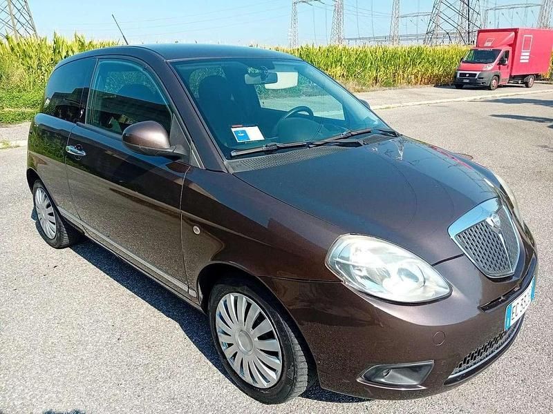 Marrone Usata 2010 Lancia Ypsilon Due volumi | 2900 € (Buon prezzo) - Immagine 1/4