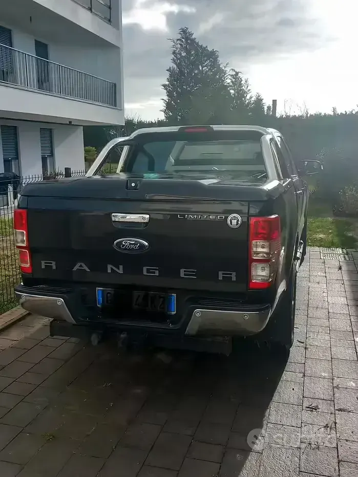 Usata Ford Ranger 160 CV (117 kW) 2015 Nero Pick-up
