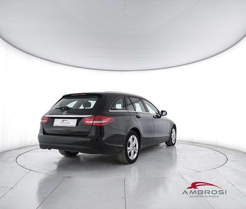 Usata Mercedes C200 Executive 136 CV (100 kW) 2018 Nero Station wagon