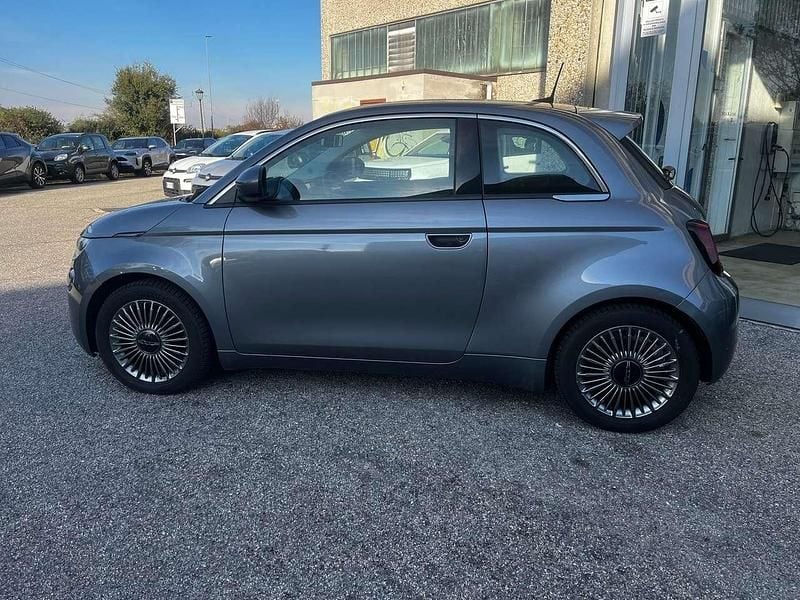 Usata Fiat 500e Business 42 kW (58 CV) 2020 Ocean green Utilitaria