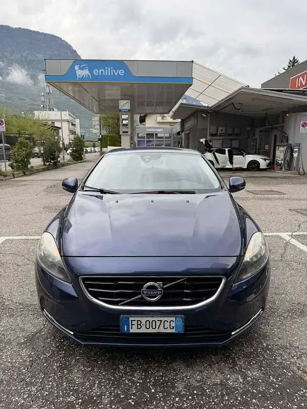 Usata Volvo V40 Ocean Race 120 CV (88 kW) 2015 Blu/azzurro Station wagon