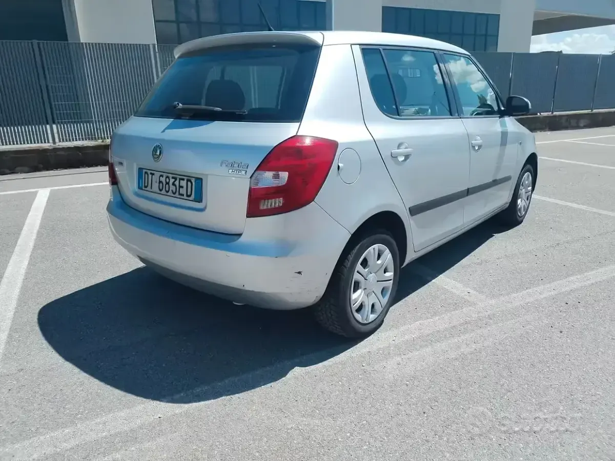Usata Skoda Fabia 69 CV (50 kW) 2009 Grigio Berlina