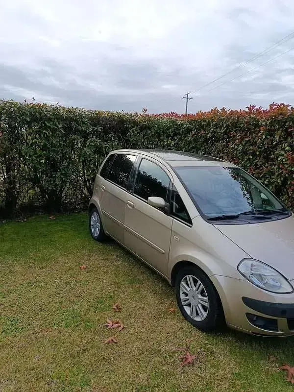 Usata Lancia Musa 69 CV (50 kW) 2005 Monovolume