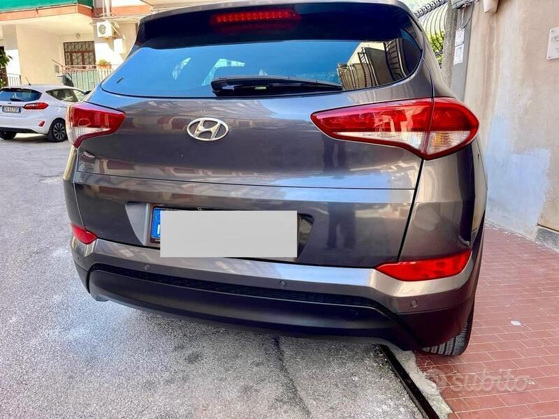 Usata Hyundai Tucson 116 CV (85 kW) 2016 Grigio SUV