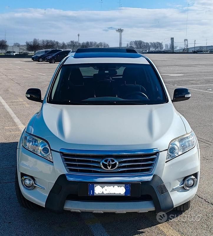 Usata Toyota RAV4 2011 SUV