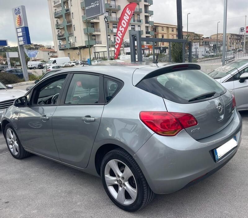 Usata Opel Astra S 95 CV (69 kW) 2011 Grigio Berlina