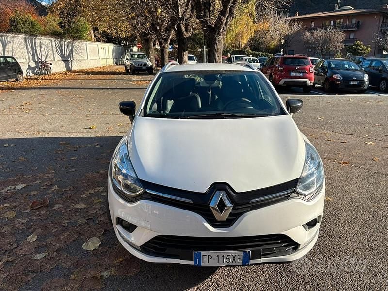 Usado Renault Clio IV 75 CV (55 kW) 2018 Blanco Berlina