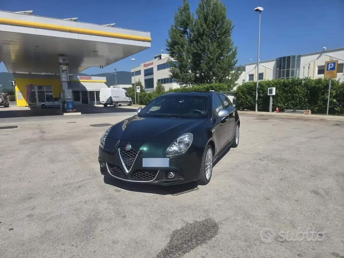 Usata Alfa Romeo Giulietta 120 CV (88 kW) 2019 Verde Utilitaria