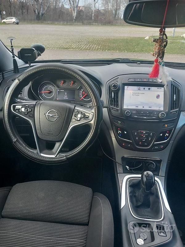 Usata Opel Insignia 170 CV (125 kW) 2014 Nero Station wagon